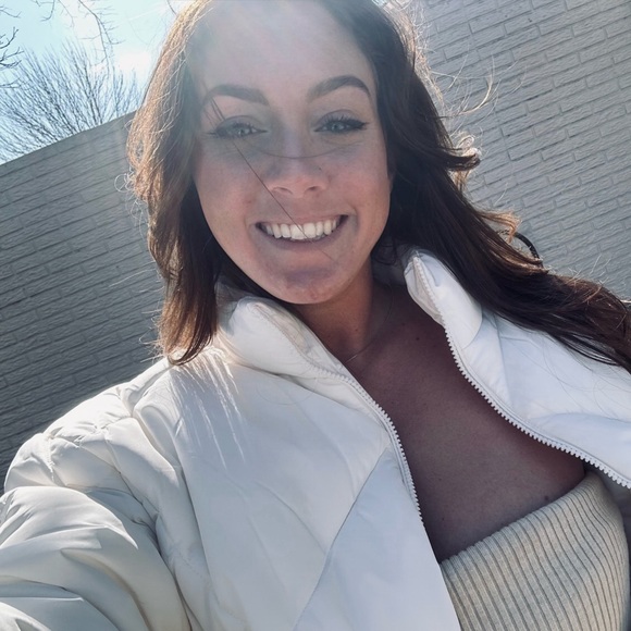 Meet the Posher Other - Meet your Posher, Haley